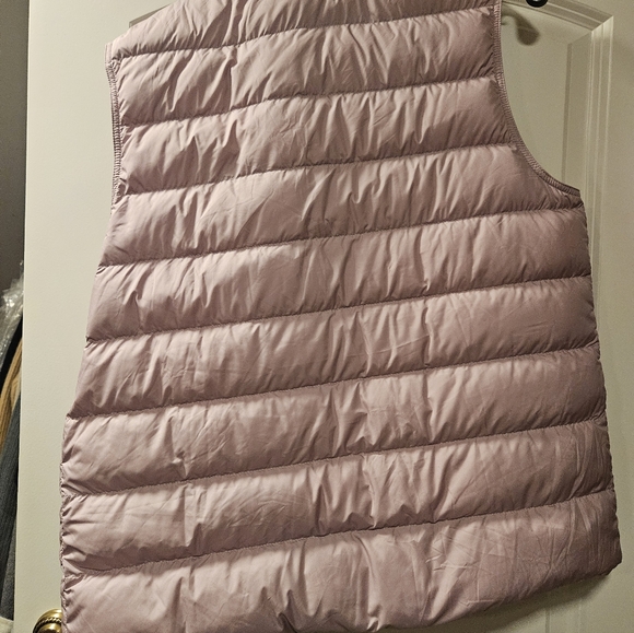 Moncler Matte Pink Down Vest Size 4– NWT $1050 Retail $950